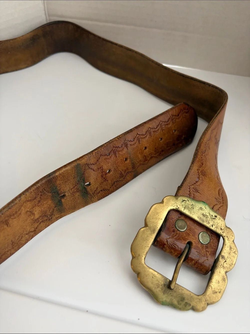 Women’s worn Brown Leather Western Belt with Scalloped Brass Buckle 33” -38”